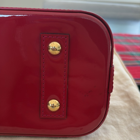 Authentic Louis Vuitton Alma BB Vernis Top Handle / Crossbody Bag - Picture 5 of 16